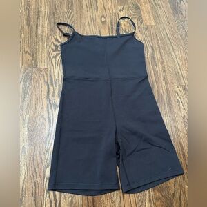 Aritzia Wilfred Free 5” Divinity Romper